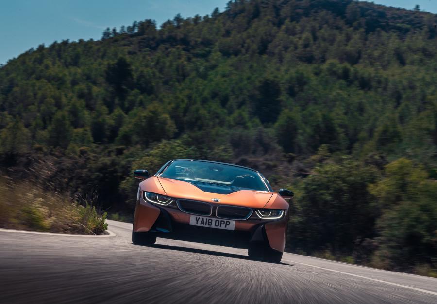  BMW i8 Roadster (I15) 2018 года  (UK) (фото 15 из 97)